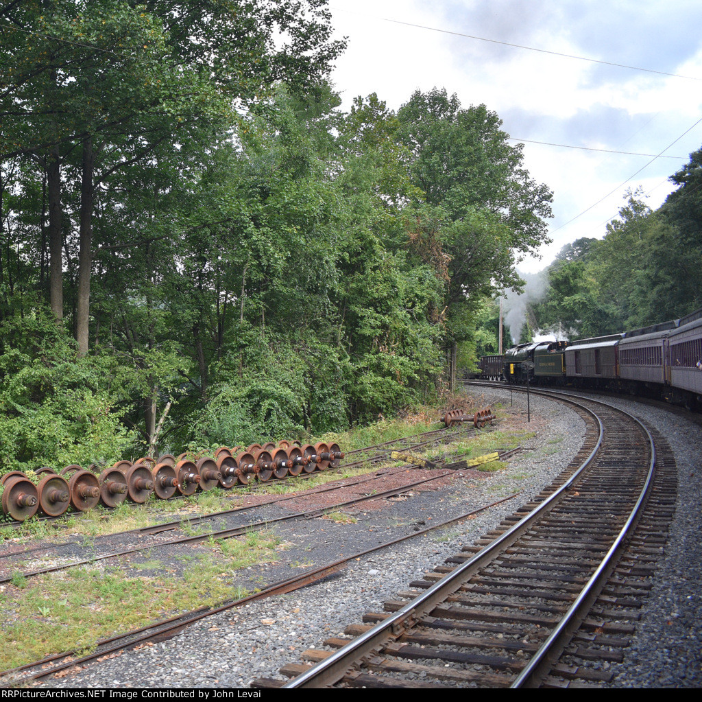 Rounding the curve south of Port Clinton Station